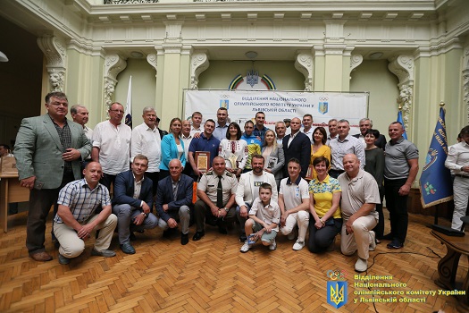 Legendary boxers brothers Klichko and Concern Khlibprom award best athletes of Lviv region